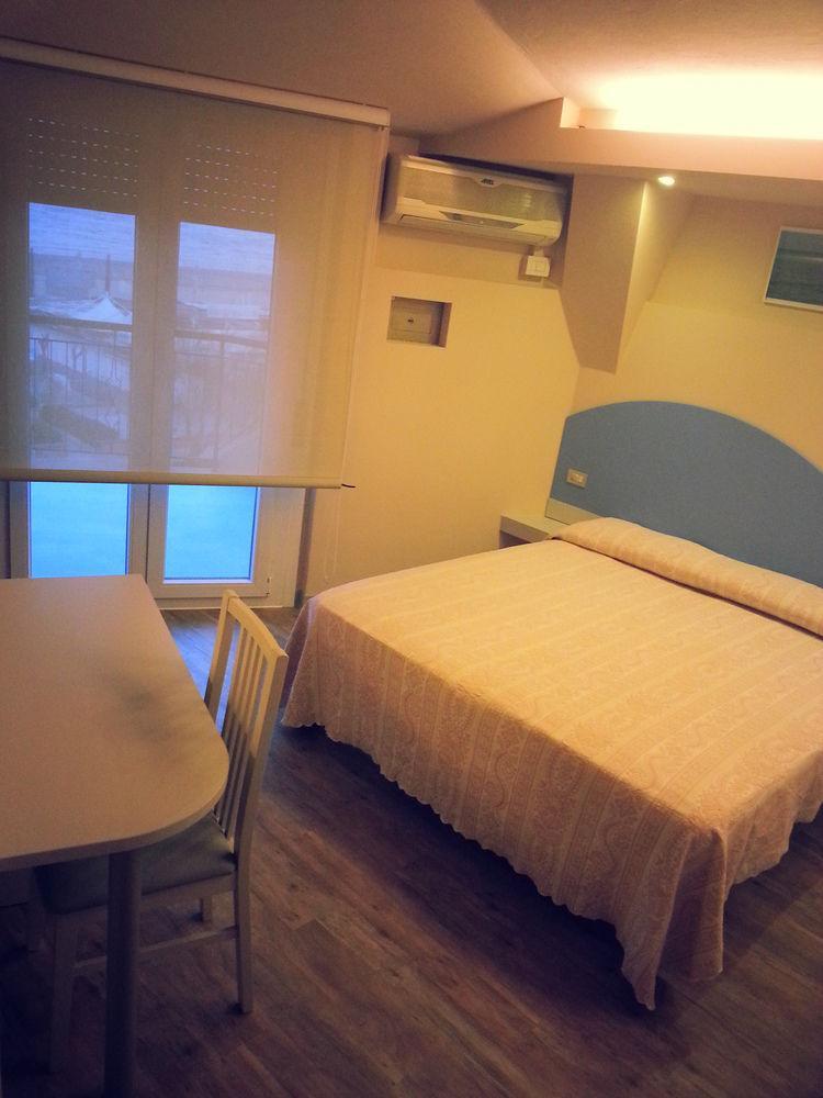 Hotel Moderno - Bed & Breakfast Червія Екстер'єр фото