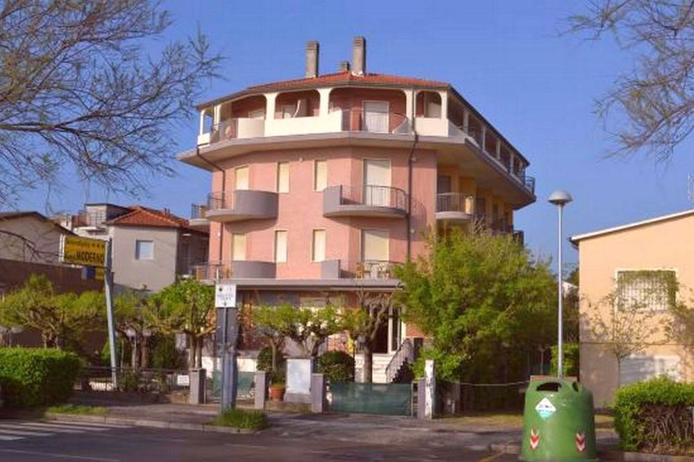 Hotel Moderno - Bed & Breakfast Червія Екстер'єр фото