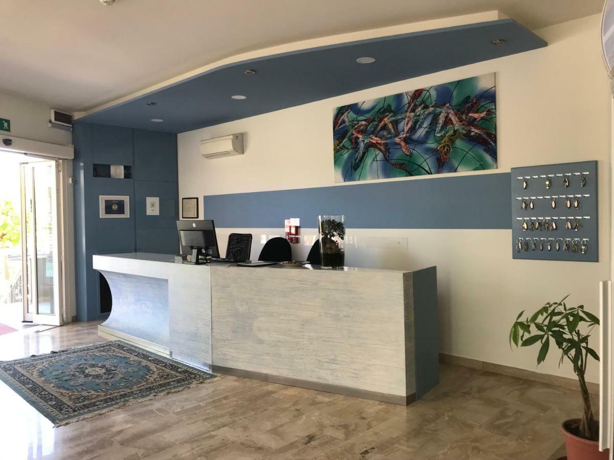 Hotel Moderno - Bed & Breakfast Червія Екстер'єр фото